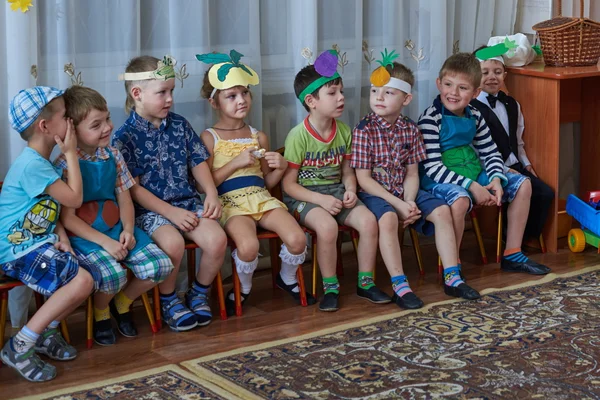 Kinderen op de kleuterschool — Stockfoto