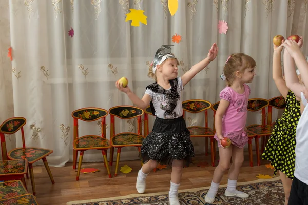 Kinderen op de kleuterschool — Stockfoto