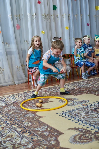 Kinderen op de kleuterschool — Stockfoto