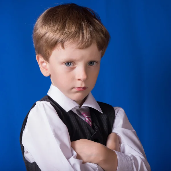 Retrato del chico de la rubia con ojos azules —  Fotos de Stock