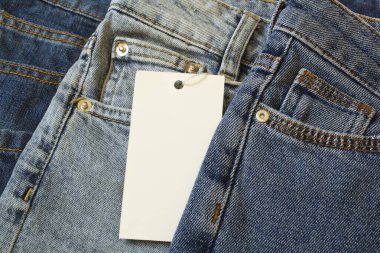 Kotun arka planında beyaz etiket var. Alışveriş ve satış konsepti.