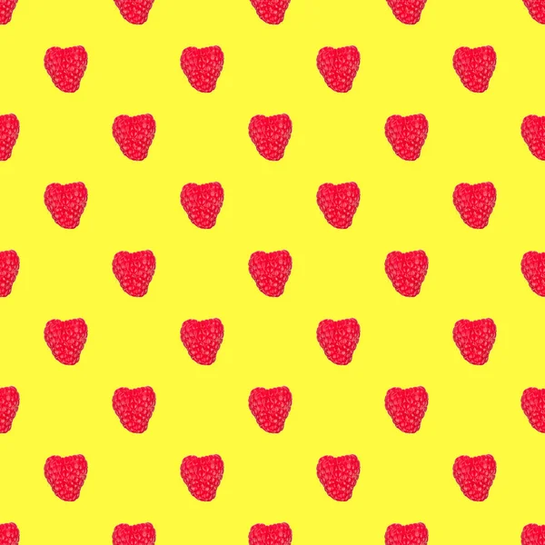 Bezszwowy Wzór Czerwonymi Malinami Wyizolowanymi Żółtym Tle — Zdjęcie stockowe