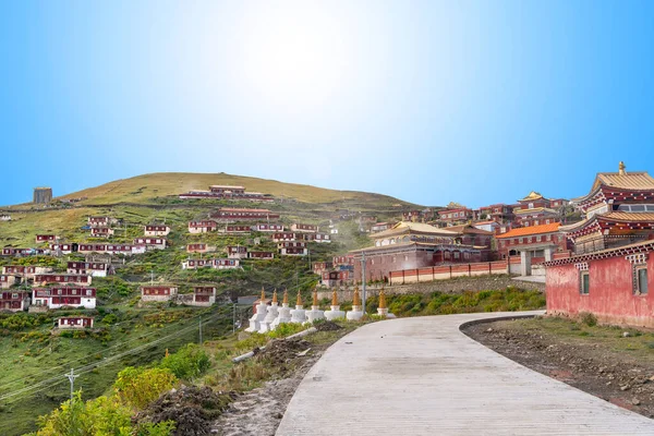 Вид Академии Ларунг Ларунг Гаре Тибет — стоковое фото