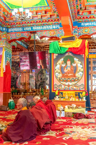 チベットのラーロンガーにある古代仏教僧院内の景色 — ストック写真