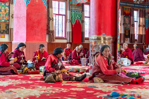 四川省中国 2020 チベットのラーロンガーの古代仏教僧院内の景色 — ストック写真