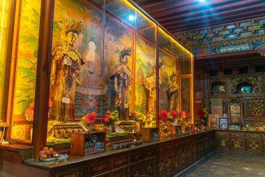 Tibet 'teki Larung Gar' daki eski Budist manastırının manzarası..