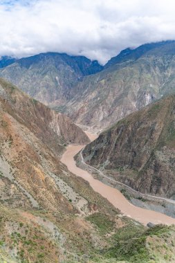 Jinsha Jiangda Guaiwan Guanjingtai 'nin Çin manzarası