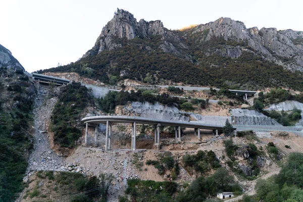 Vista Estrada Tibetana Destruída Nas Montanhas — Fotografia de Stock