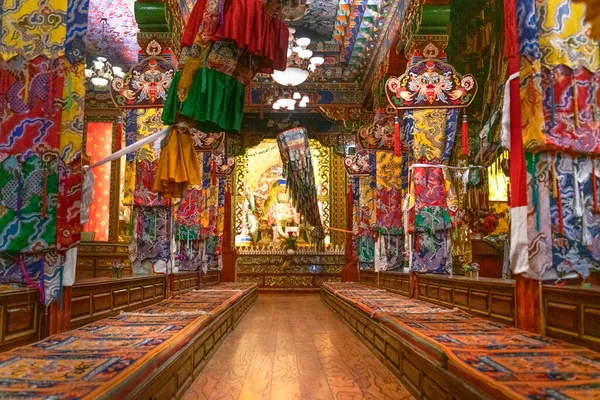Vista All Interno Dell Antico Tempio Buddista Sul Tibet — Foto Stock