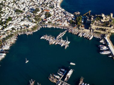 Bodrum Limanı ve antik Kalesi 'nin insansız hava aracından inanılmaz panoramik manzara
