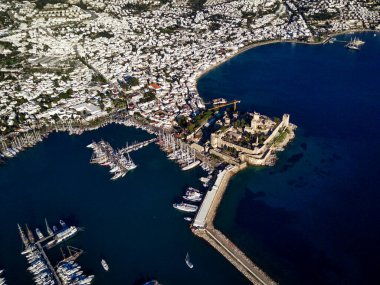 Bodrum Limanı ve antik Kalesi 'nin insansız hava aracından inanılmaz panoramik manzara