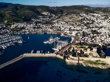 Bodrum Limanı ve antik Kalesi 'nin insansız hava aracından inanılmaz panoramik manzara