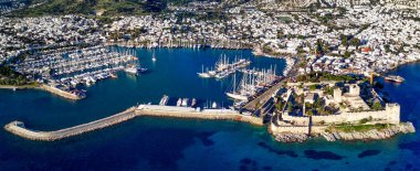 Bodrum Limanı ve antik Kalesi 'nin insansız hava aracından inanılmaz panoramik manzara