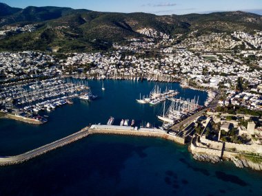 Bodrum Limanı ve antik Kalesi 'nin insansız hava aracından inanılmaz panoramik manzara