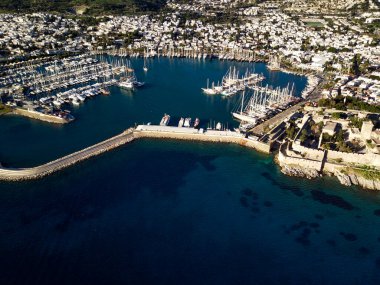 Bodrum Limanı ve antik Kalesi 'nin insansız hava aracından inanılmaz panoramik manzara