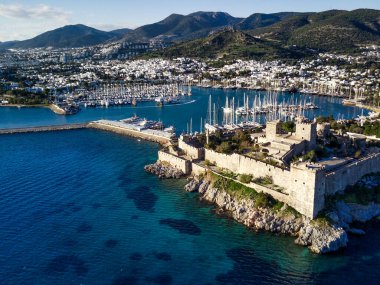 Bodrum Limanı ve antik Kalesi 'nin insansız hava aracından inanılmaz panoramik manzara