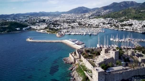 Vista Panorâmica Incrível Drone Belo Cheio Iates Porto Bodrum Antigo — Vídeo de Stock