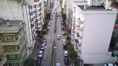 Aydın 'ın başkenti Aydın' ın havadan çekilmiş fotoğrafı - Aydın 'ın Aydın kenti, güneşli bir günde İHA' nın en yüksek noktasından havalandı. Şehir merkezinde ve parklarda inanılmaz bir hava manzarası var..