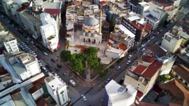 Aydın 'ın başkenti Aydın' ın havadan çekilmiş fotoğrafı - Aydın 'ın Aydın kenti, güneşli bir günde İHA' nın en yüksek noktasından havalandı. Şehir merkezinde ve parklarda inanılmaz bir hava manzarası var..