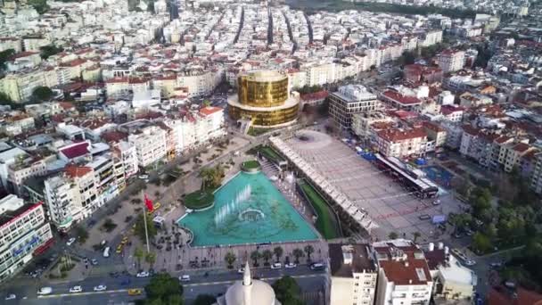 在土耳其 在阳光灿烂的日子里 阿伊丁省省会阿伊丁市的高空无人驾驶飞机在空中拍到的照片 美丽的市中心和公园美丽的空中城市景观 — 图库视频影像