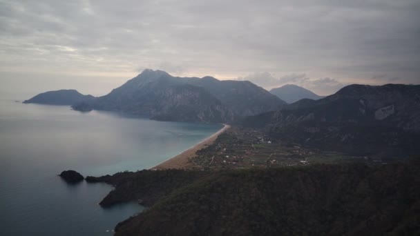 사이에 공원의 놀라운 각도의 Likya Yolu Antalya Mugla — 비디오