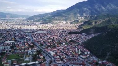 Fethiye şehri ve Fethiye limanı yat ve teknelerle dolu.