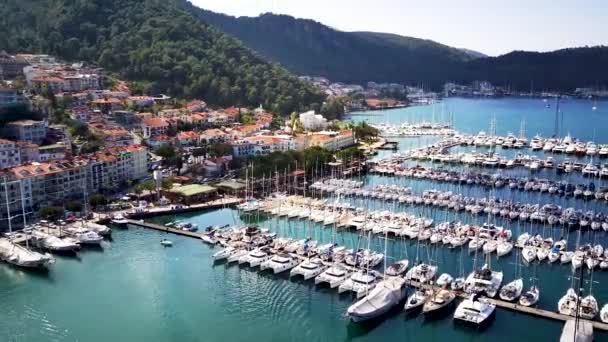 Drone Widok Piękne Miasto Fethiye Portu Fethiye Pełne Jachtów Łodzi — Wideo stockowe