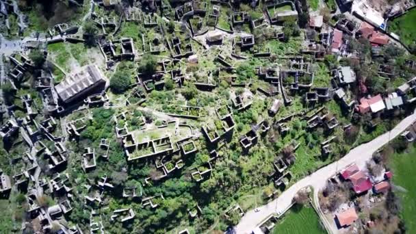Drohnenblick Auf Die Weltberühmte Geisterstadt Kayakoy Der Nähe Von Olludeniz — Stockvideo