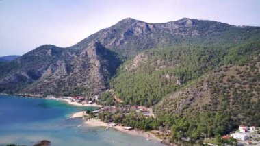 Oludeniz ve Fethiye 'nin doğal parkının insansız hava aracının muhteşem panoramik manzarası..