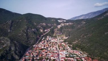 Oludeniz ve Fethiye 'nin doğal parkının insansız hava aracının muhteşem panoramik manzarası..