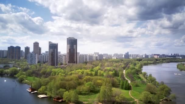 Yeşil Nehir Parkında Yer Alan Strogino Shchukinodistrict Inanılmaz Yüksek Açılı — Stok video