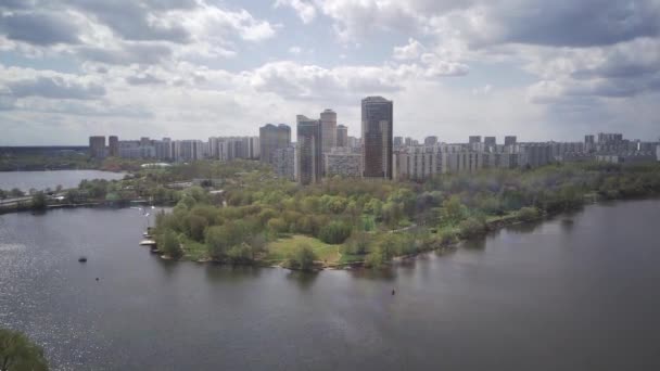 Yeşil Nehir Parkında Yer Alan Strogino Shchukinodistrict Inanılmaz Yüksek Açılı — Stok video