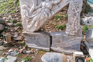 Kanatlı Efes Tanrıçası, İzmir, Türkiye.