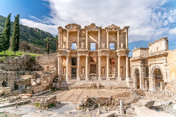 Biblioteca Celsus Éfeso Selcuk Izmir Turquía Estatua Mármol Sofía Diosa Fotos de stock libres de derechos