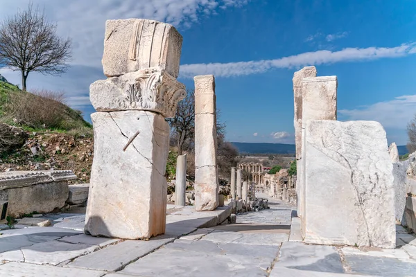 Selcuk Σμύρνη Τουρκία Κίονες Του Μνημείου Memmius Στα Ερείπια Της — Φωτογραφία Αρχείου