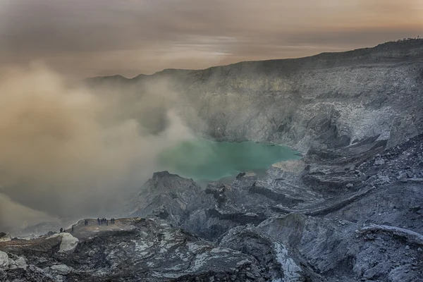 Crater of volcano Ijen. — Stock Photo, Image