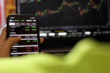 11 Ocak 2021 Tayland hisse senedi endeksleri yavaşça yükseliyor. Bir hafta önce bir kez zor uyum sağladılar. Ancak analistler, hisse senetlerinin hâlâ boğa gibi olduğunu söylüyor..