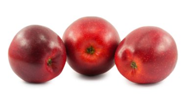 elmalar beyaz arkaplanda izole edilmiş