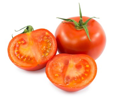 Beyaz arkaplanda izole domatesler