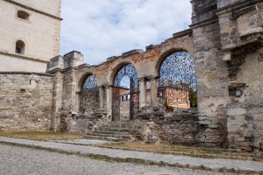 Kemerli Ermeni Kulesi