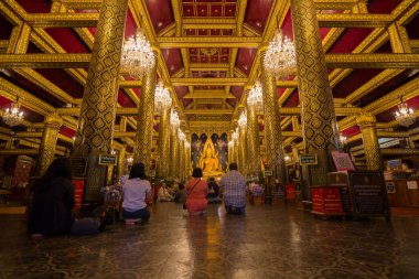 Phra Sri Mahathat Tapınağı, Woramahawihan veya Büyük Buda Tapınağı, veya tapınakta bulunan büyük Phra Sri Phra Buddha Tapınağı 