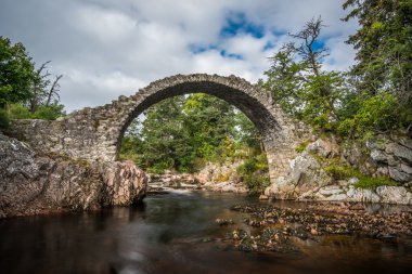 Carrbridge Köyü eski taş köprü