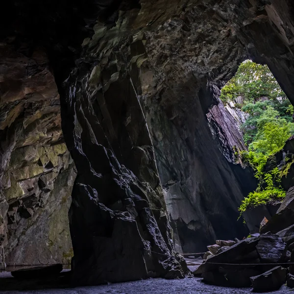 Okno v katedrále v malé Langdale — Stock fotografie