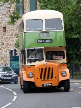 Glasgow, İskoçya, İngiltere. 26 Haziran 2021. Glasgow Vintage Vehicle Trust, 'Centre Circle Day' kapsamında Glasgow sokaklarında klasik otobüs koleksiyonlarını sergiliyor