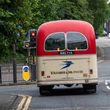 Glasgow, İskoçya, İngiltere. 26 Haziran 2021. Glasgow Vintage Vehicle Trust, 'Centre Circle Day' kapsamında Glasgow sokaklarında klasik otobüs koleksiyonlarını sergiliyor