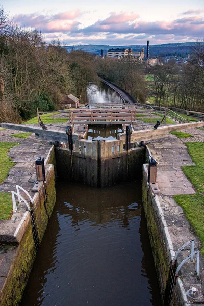 Pięć Zamków Rise Bingley Niesamowity Wyczyn Inżynierii Podnoszącej Leeds Kanału — Zdjęcie stockowe