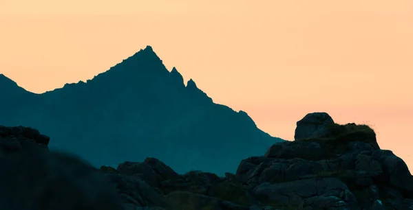 Matahari Terbenam Belakang Pinnacle Ridge Sgurr Nan Gillean Isle Skye — Stok Foto