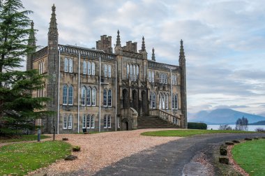 Ross Priory Loch Lomond kıyısında