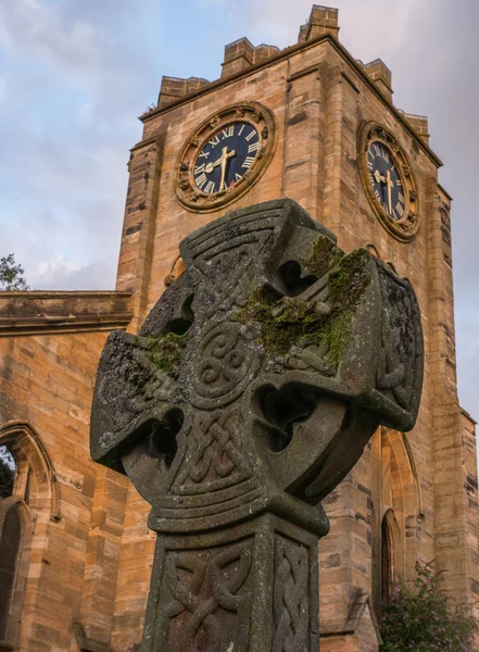 Croce Celtica nella Chiesa di Campsie, Lennoxtown, Scozia — Foto Stock