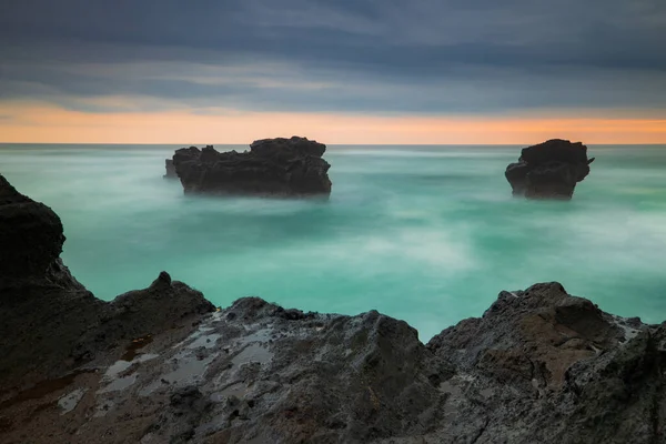 Pintoresco Paisaje Marino Increíble Paisaje Roca Océano Ondas Movimiento Agua — Foto de Stock